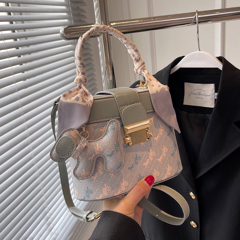 Túi Đeo Chéo Vai Thời Trang 2023 Dễ Phối Đồ Dành Cho Nữ