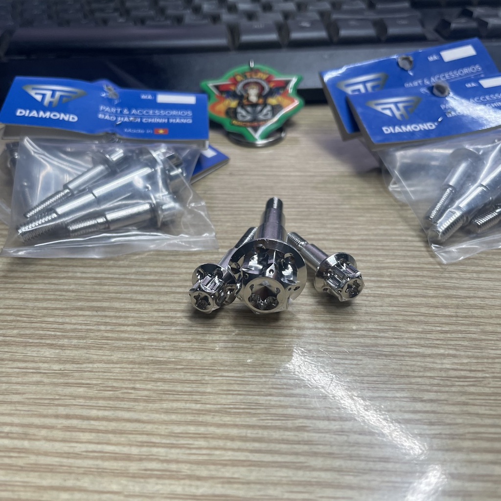 Ốc Tay Thắng Salaya VARIO 2018-2021 Inox Bộ 3 Con 1