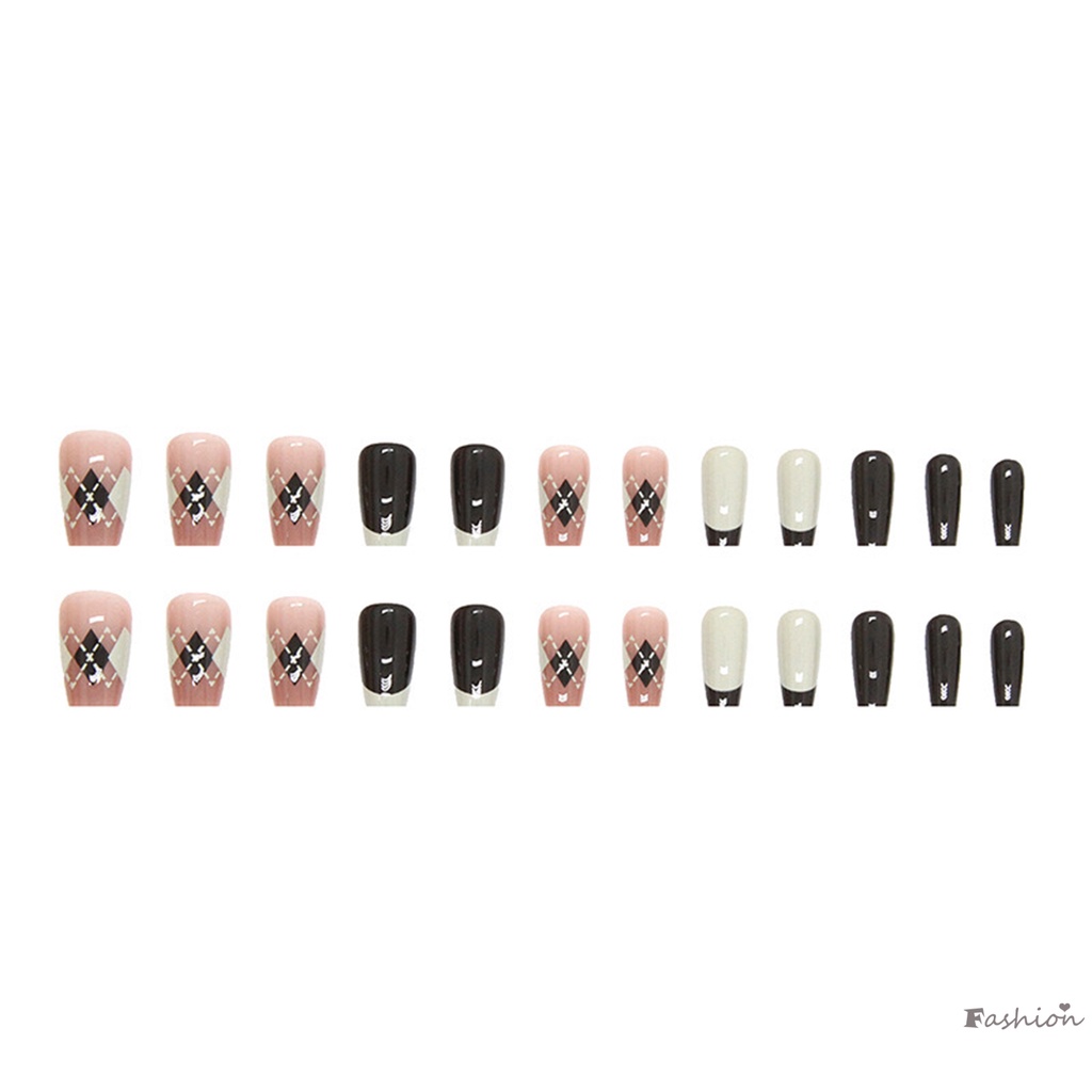 Móng Tay Giả Họa Tiết Kẻ Sọc Độc Đáo Hợp Thời Trang