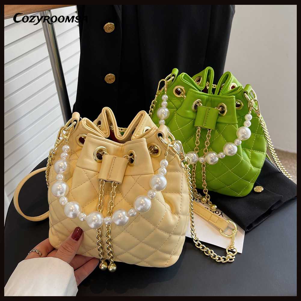 Túi Đeo Chéo Chần Bông Đính Ngọc Trai Thời Trang Cho Nữ