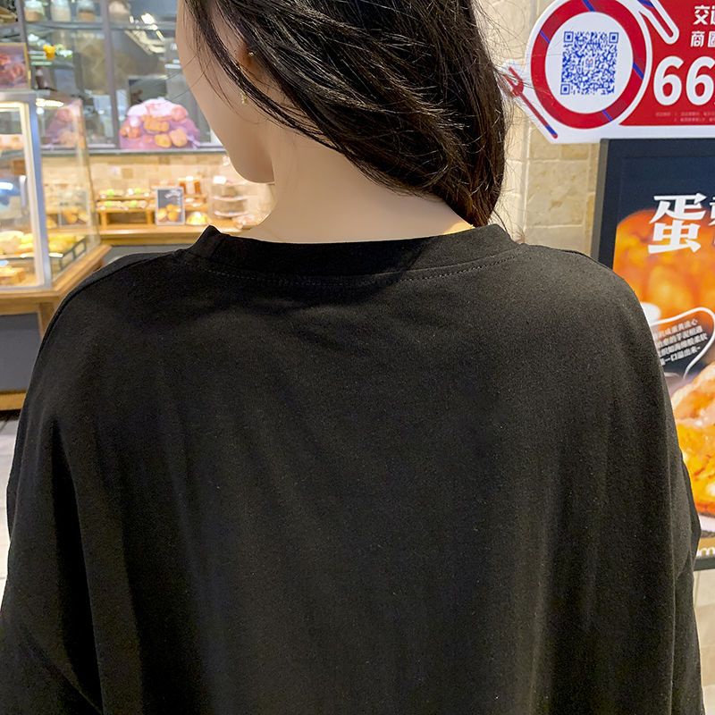 Váy Ngắn Tay Vừa Vặn Với Màu Sắc Tương Phản