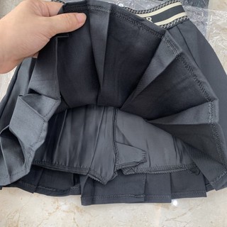 Chân váy Dior có quần cho bé gái