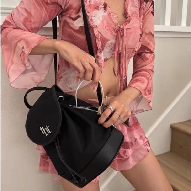 Túi Nhỏ Đeo Vai Phong Cách Mới Mẻ Và Đa Năng