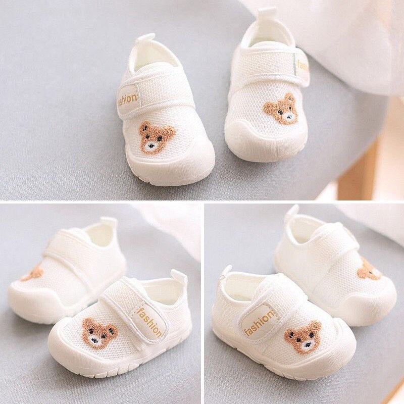 Hoạt Hình Giày Đế Mềm Chống Trượt Thoáng Khí Hình Gấu Dễ Thương Cho Bé