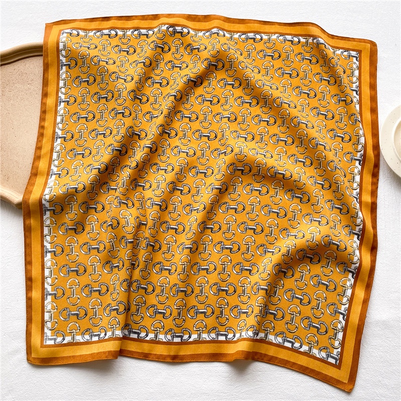 Khăn Choàng Hai Mặt Hình Vuông Bằng Nhung Kích Thước 65 X 65Cm Màu Sắc