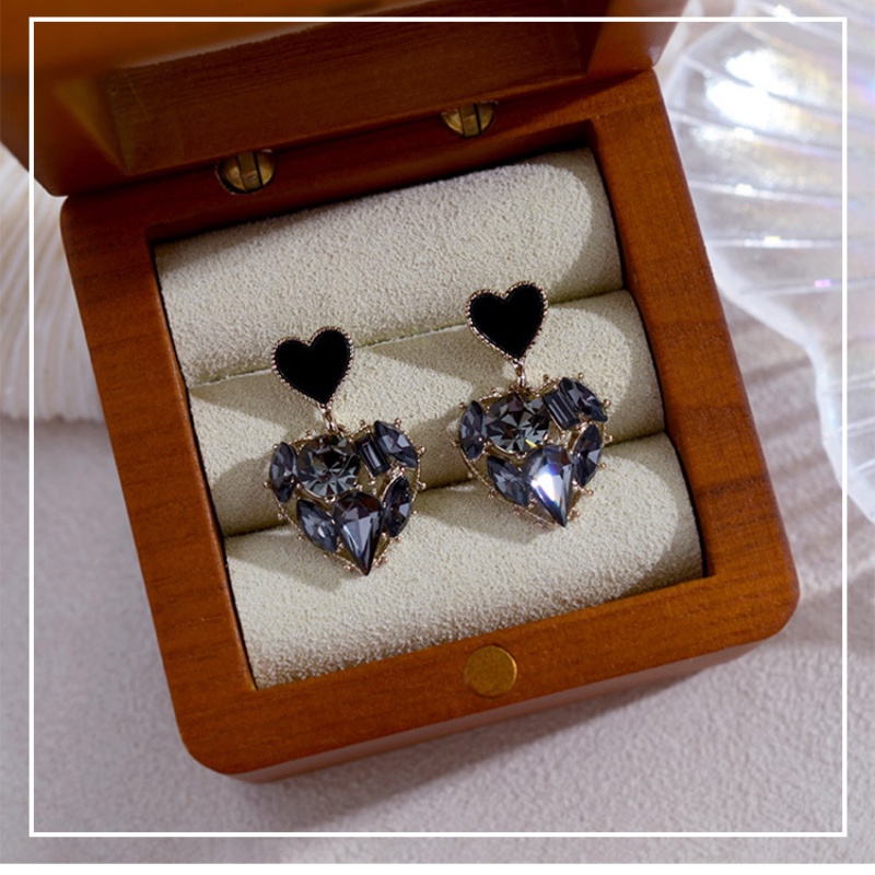 Đôi Bông Tai Mạ Bạc 925 Hình Trái Tim Đính Đá Thời Trang Cho Nữ