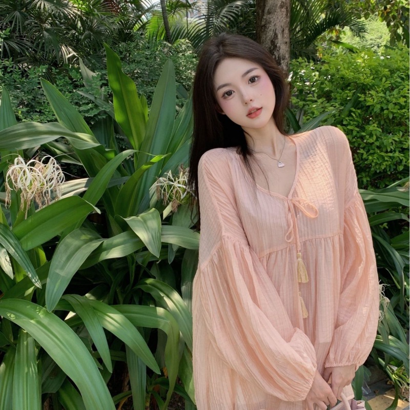 New Korean-style V-neck long-sleeved shirt loose mid-length shirt lace-up chiffon long-sleeved sunscreen shirt White small sling two-piece set