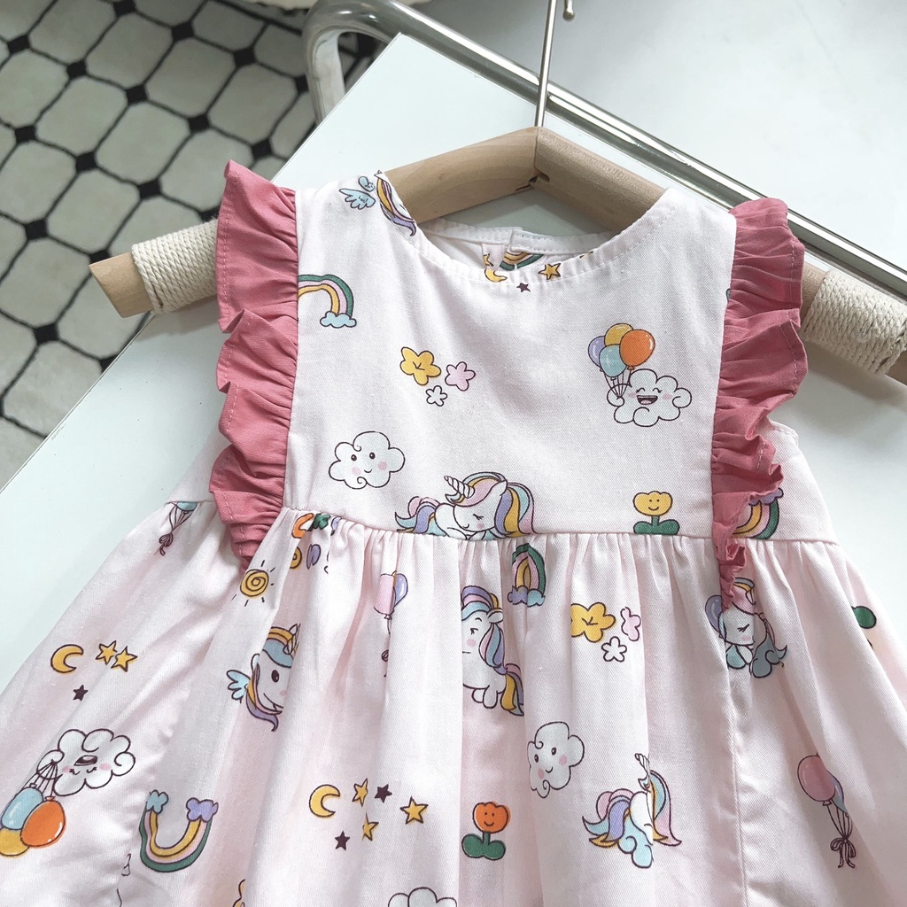 Váy bé gái sát nách phối bèo hoạ tiết dâu, kì lân, vịt vàng