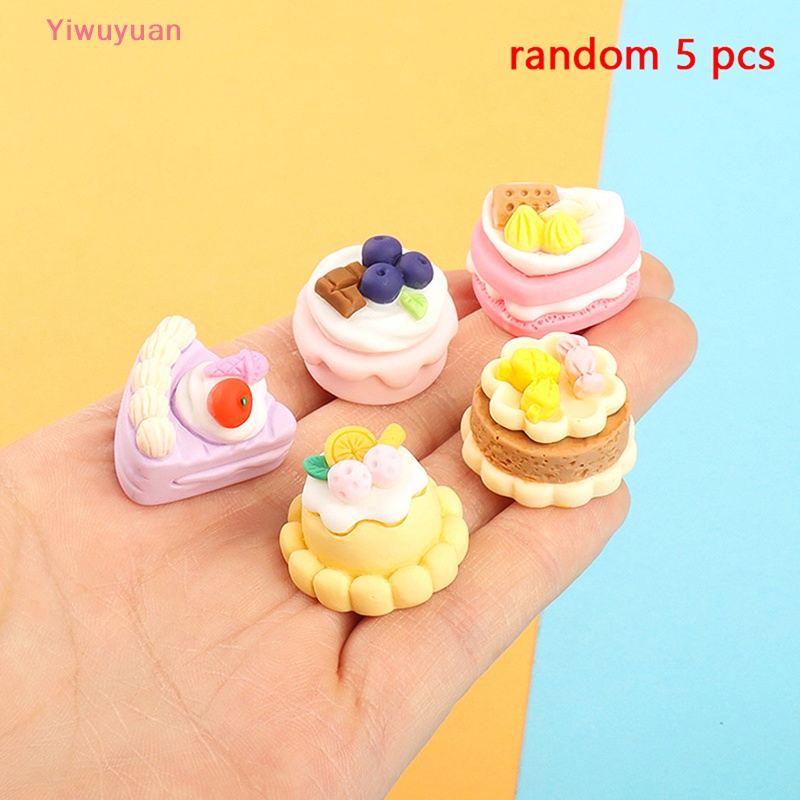 5 Phụ Kiện Trang Trí Ốp Điện Thoại Hình Bánh Kem Dâu Ba Chiều Màu Sắc Ngẫu Nhiên