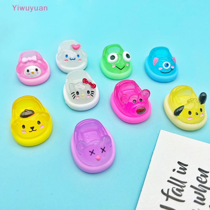 1 Vật Trang Trí Dạ Quang Đáng Yêu Cho Xe Hơi Mới