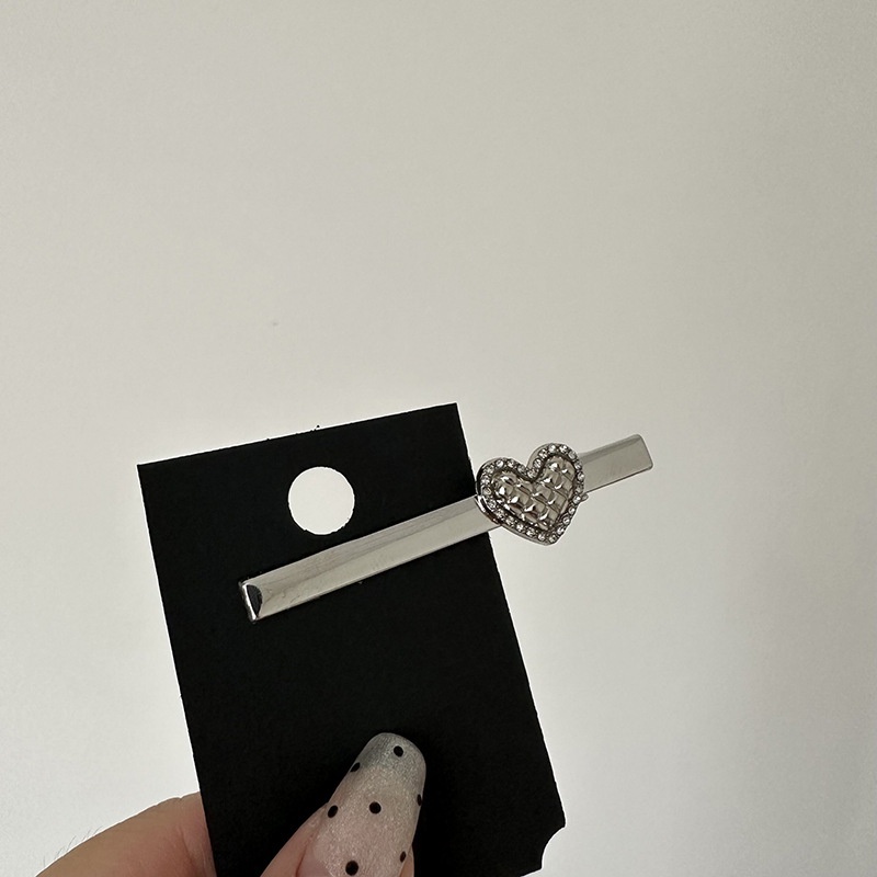 Kẹp Tóc Mỏ Vịt Bằng Kim Loại Họa Tiết Trái Tim Phong Cách Hong Kong Retro