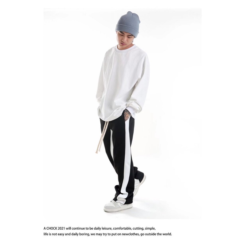 Quần Thể Thao Rút Dây Viền Trắng Đen Thiết Kế Truyền Thống Chính Hãng Dễ Phối Đồ