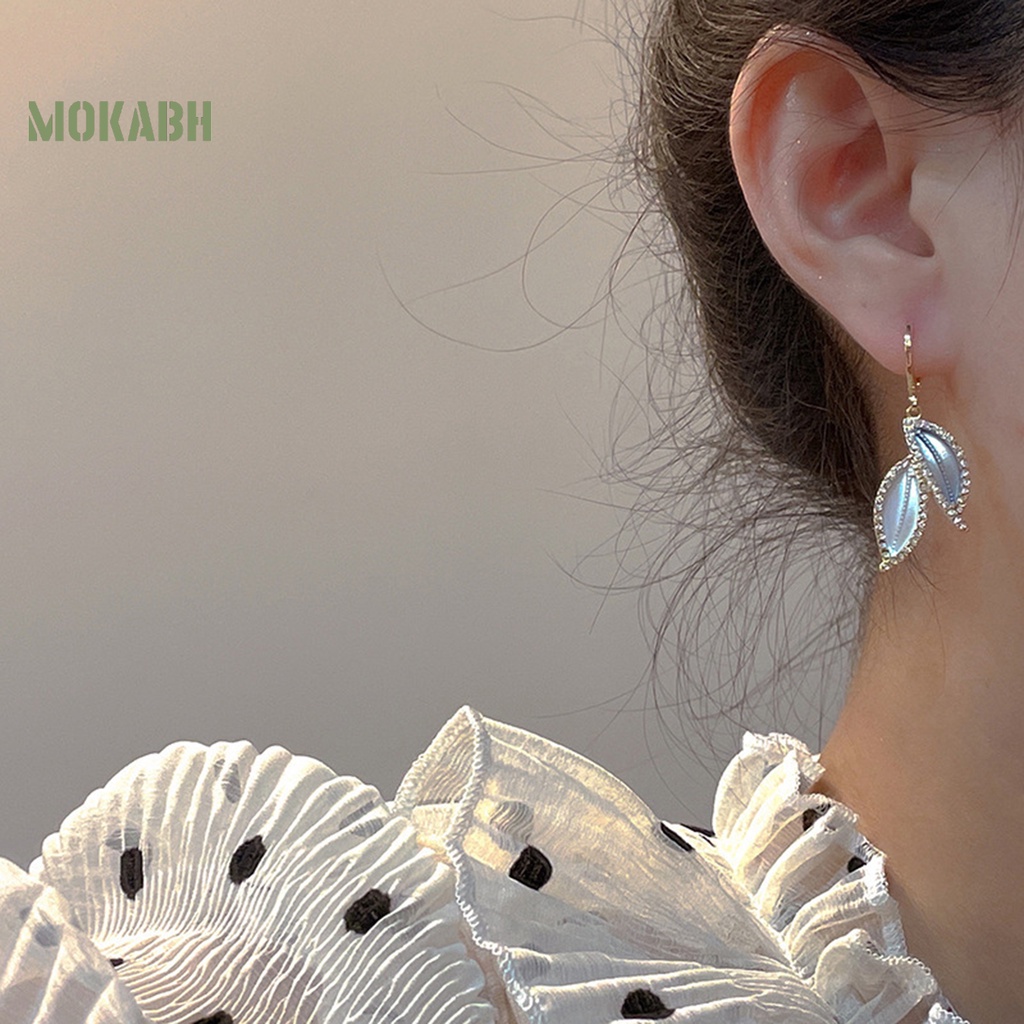 1 Đôi Bông Tai Hình Chiếc Lá Đính Đá Sang Trọng Dành Cho Nữ