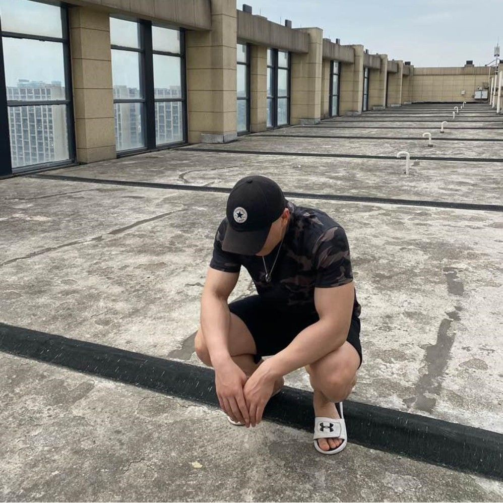 Áo Thun Tay Ngắn Cổ Tròn Thoáng Khí In Họa Tiết Rằn Ri Thời Trang Mùa Hè Hàng Mới Dành Cho Bạn Nam