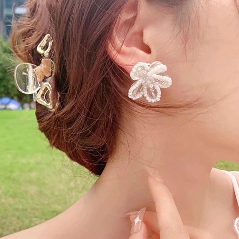 Đôi Khuyên Tai Hình Hoa Đính Ngọc Trai Nhân Tạo Thời Trang