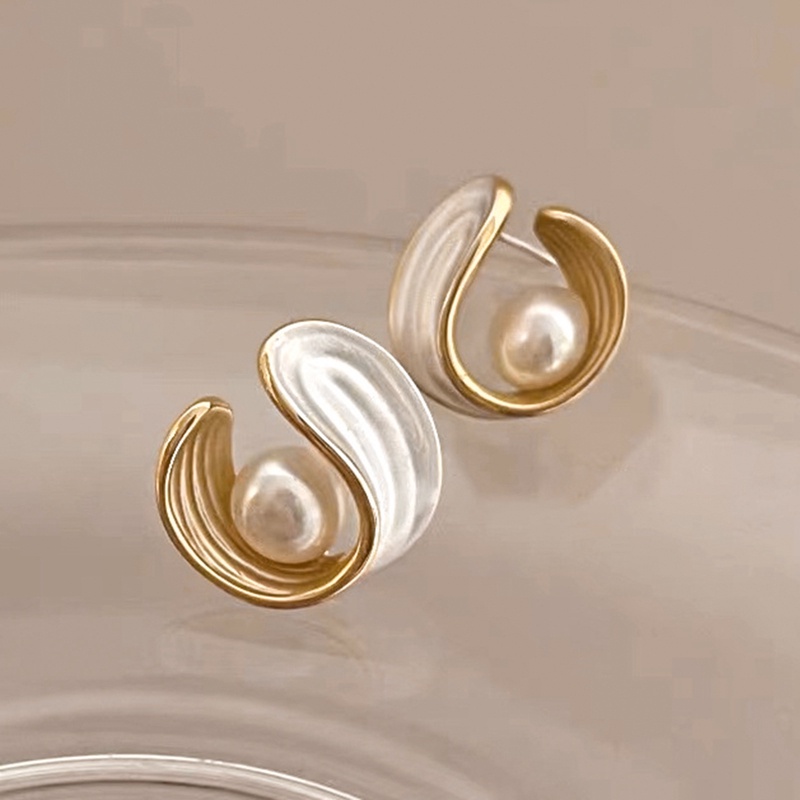 Đôi Khuyên Tai Đính Ngọc Trai Thiết Kế Độc Đáo Thời Trang Cho Nữ
