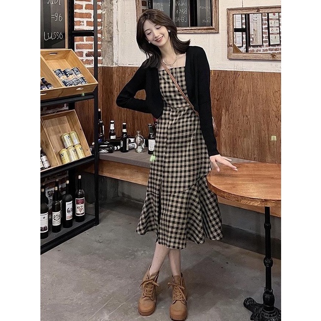 Set Đầm Hai Dây Và Áo Khoác Cardigan Họa Tiết Sọc Caro Phong Cách Pháp Dễ Phối Đồ