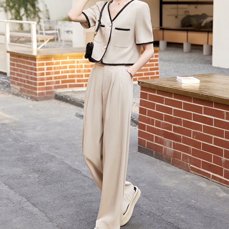Bộ Đồ Thời Trang Mùa Hè Đa Năng Phong Cách Mới
