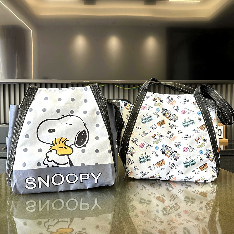 Túi Xách Đeo Vai Cỡ Lớn Chất Liệu Nilon Chống Thấm Nước In Hoạ Tiết Snoopy Xinh Xắn