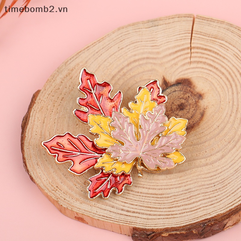 Ghim Cài Áo Hình Lá Phong Bằng Hợp Kim Tráng Men Phong Cách Vintage Cho Nữ