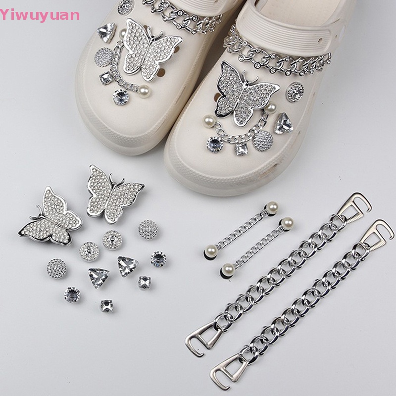 1 Cặp Giày Croc Phối Hoa Và Bướm Phong Cách Punk Thời Trang Cho Bé