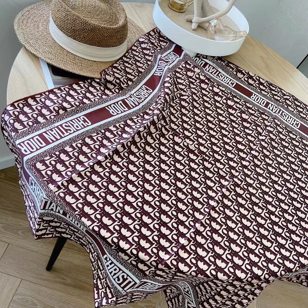 Khăn Quàng Cổ Lụa Vuông In Chữ D Sang Trọng Cho Nữ