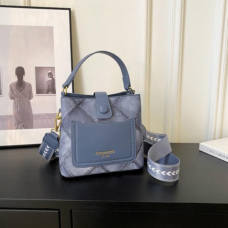 Túi Đeo Chéo Vai Họa Tiết Thêu Thời Trang Sành Điệu Cho Nữ