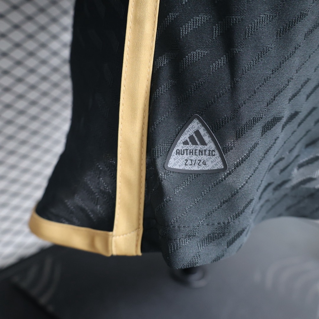 Áo Thun Bóng Đá Tay Ngắn Real Madrid 2324