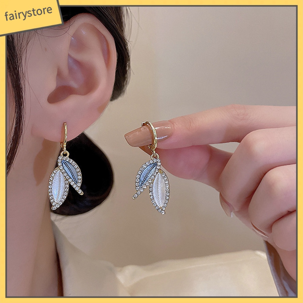 1 Đôi Bông Tai Dáng Dài Hình Chiếc Lá Đính Đá Phong Cách Retro