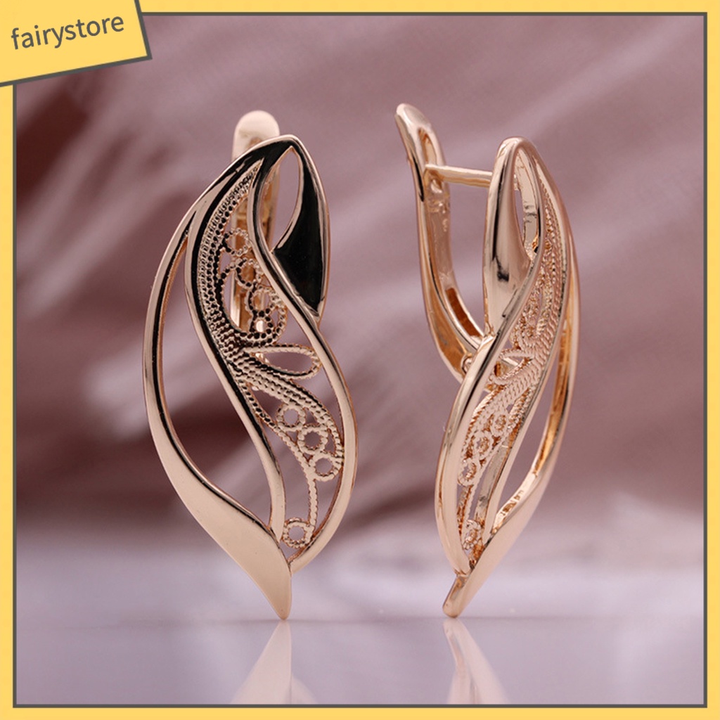 1 Đôi Bông Tai Thiết Kế Rỗng Phong Cách Vintage Tinh Tế Dành Cho Nữ