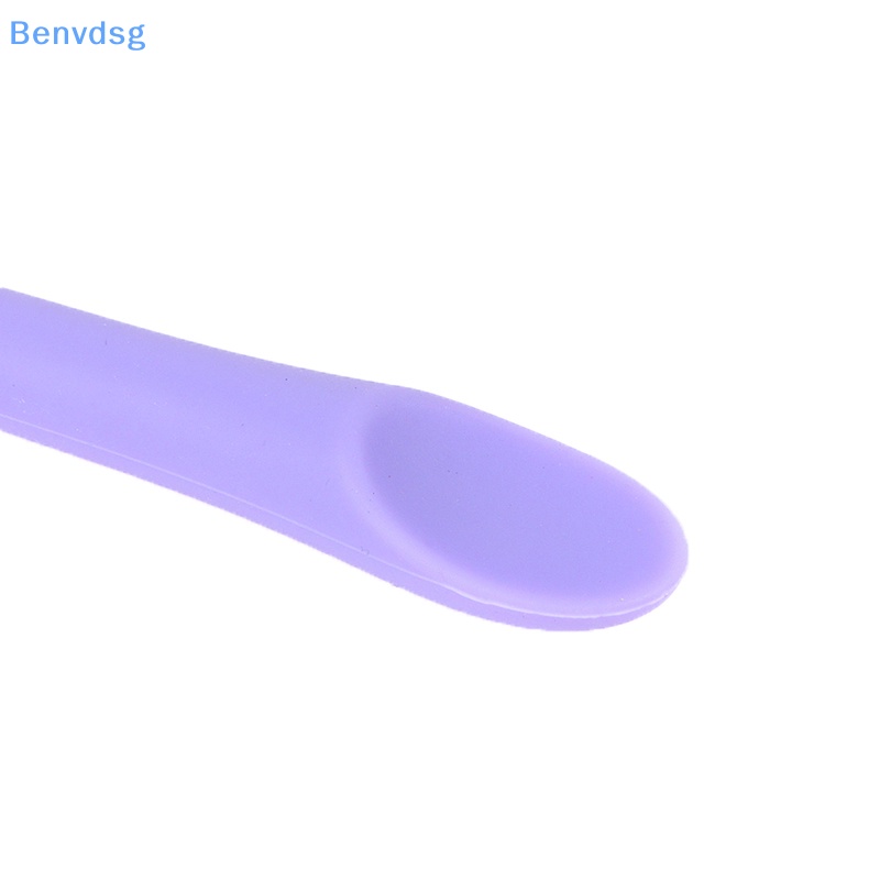 Khuôn Hỗ Trợ Kẻ Mắt Hình Đôi Cánh Độc Đáo Tiện Dụng