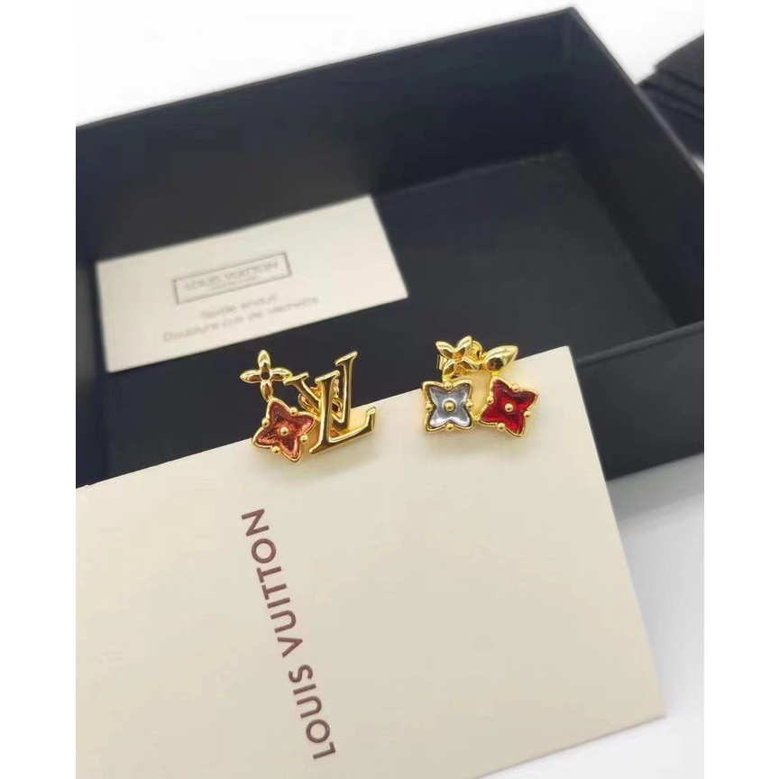 Bông Tai LV Bằng Thép Titan Hình Chữ Thời Trang Cho Nữ