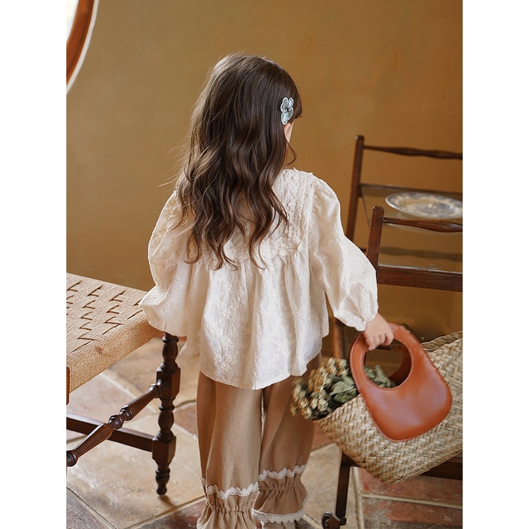 Trẻ em quần áo trẻ em áo sơ mi bé gái áo dài tay cho bé gái 2023 mùa thu phong cách mới phiên bản hàn quốc bé gái ren cổ áo hoa thời trang áo sơ mi trẻ em