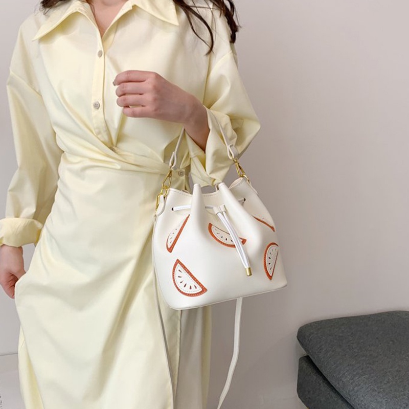 Túi Dây Rút Đeo Vai Sức Chứa Lớn Họa Tiết Trái Cây Dễ Thương Cho Nữ