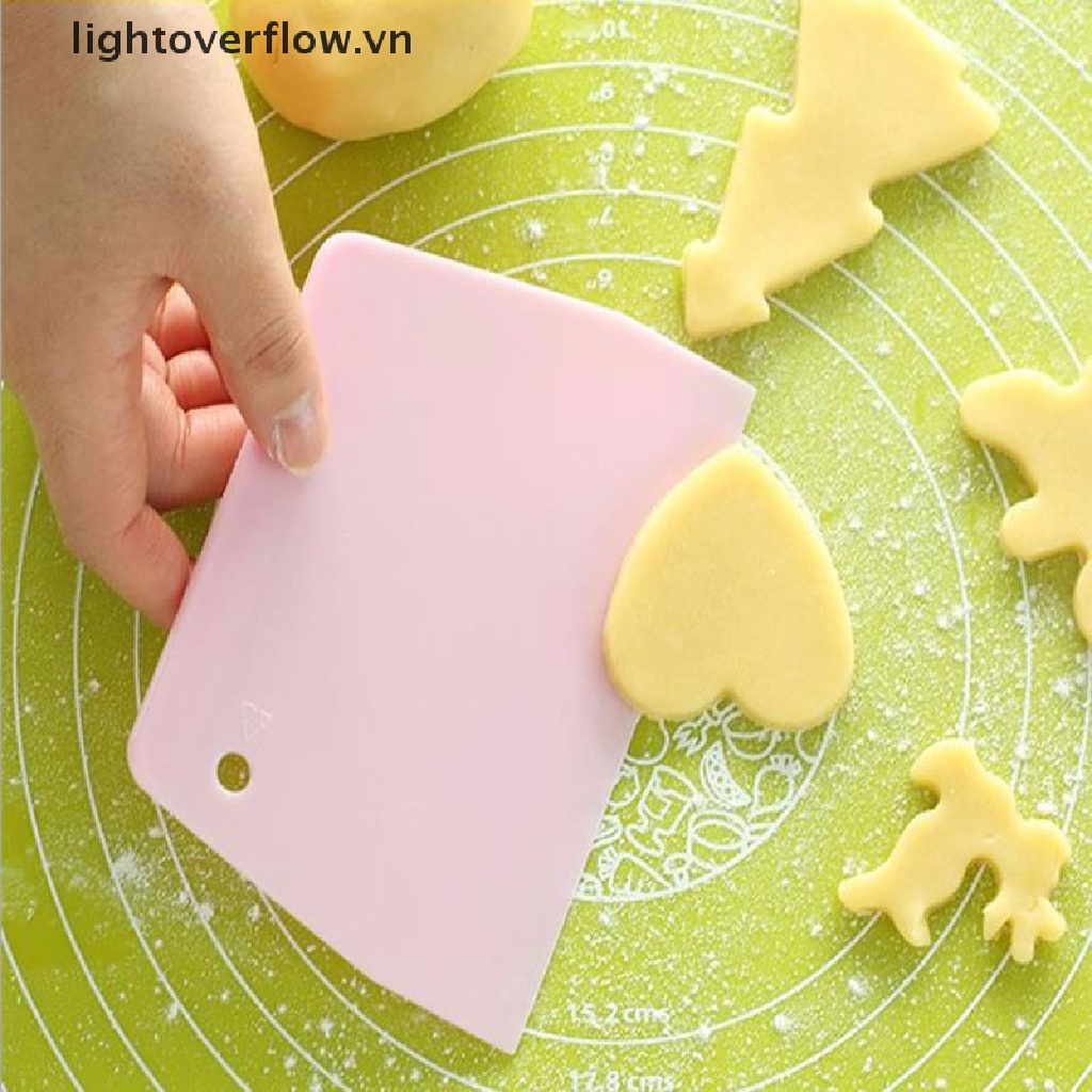 Dụng Cụ Cắt Bột Làm Bánh Hình Thang Tiện Dụng Cho Nhà Bếp