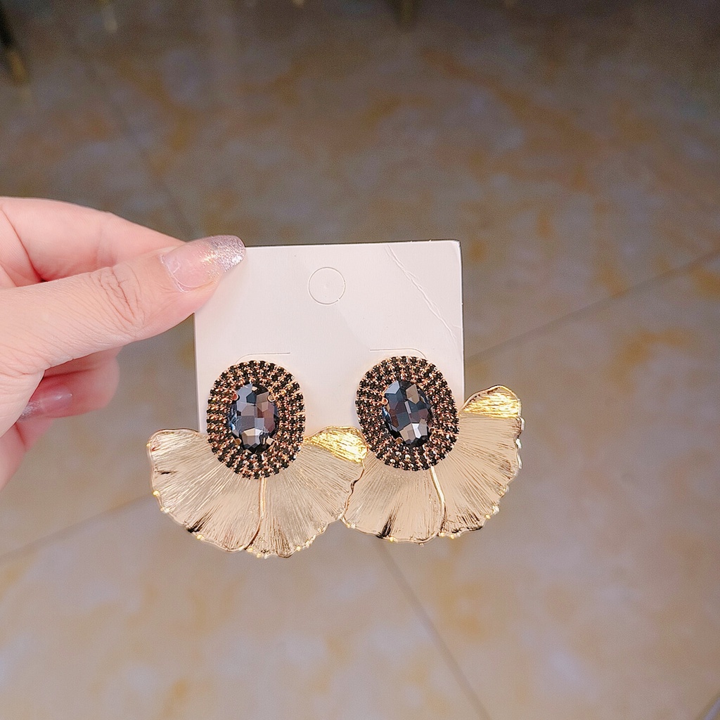 Bông Tai Hình Oval Phối Chiếc Lá Phong Cách Âu Mỹ Thời Trang