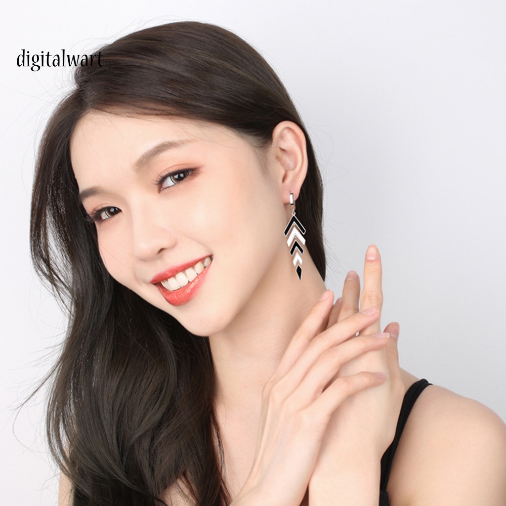 Kỹ Thuật Số| 1 Cặp Bông Tai Dáng Dài Phối Tua Rua Màu Trắng Đen Phong Cách Retro