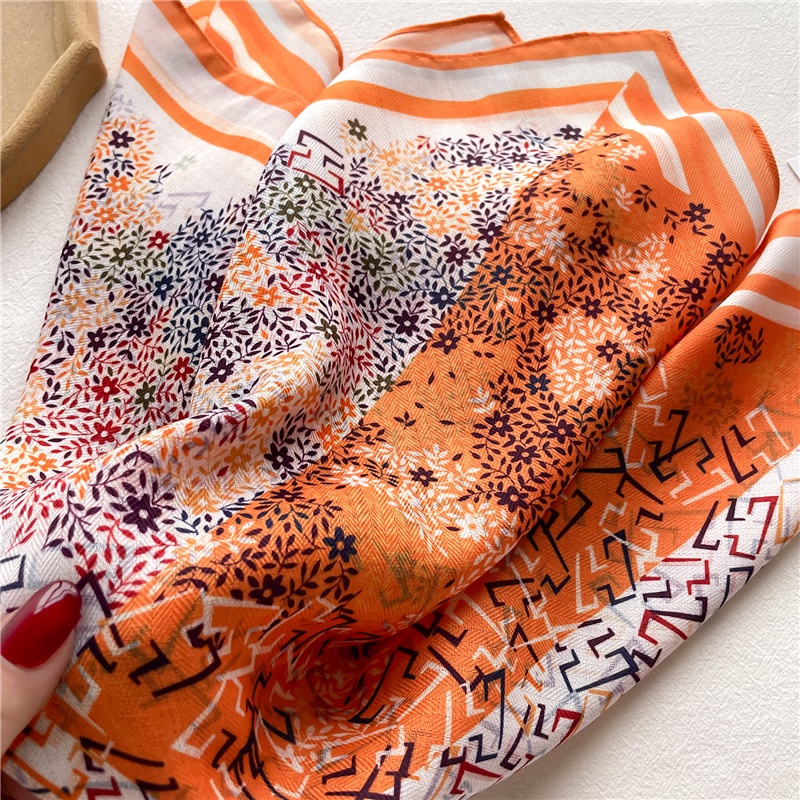 H Khăn Choàng Cổ Vuông Bằng Nhung Mỏng Phối Màu Tương Phản Thời Trang Mới Cho Nữ