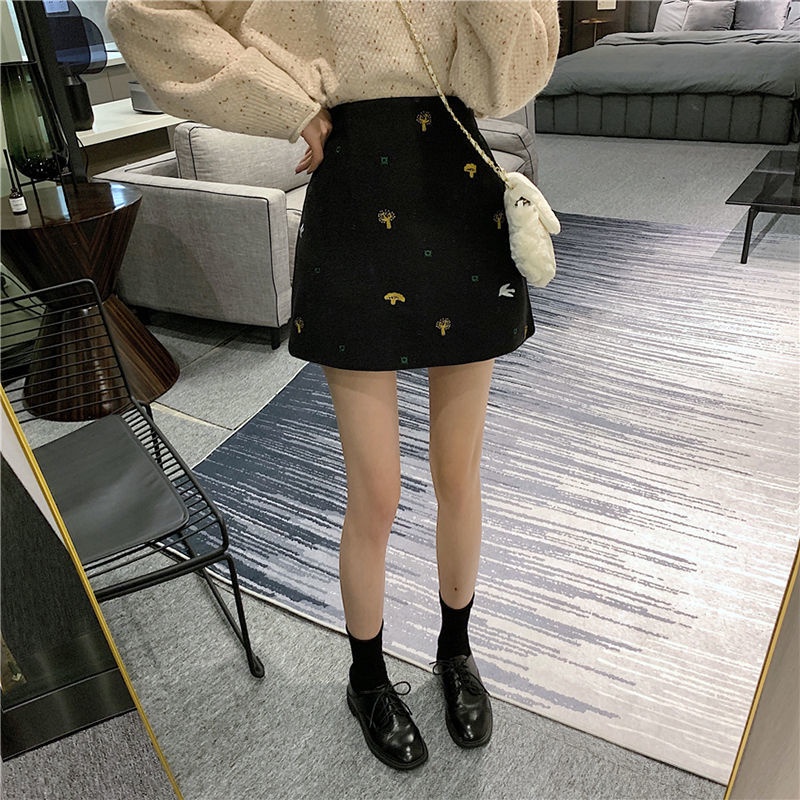 2023 New High Waist Slim Black Half body Embroidered Wrapped Hip Skirt Short Skirt