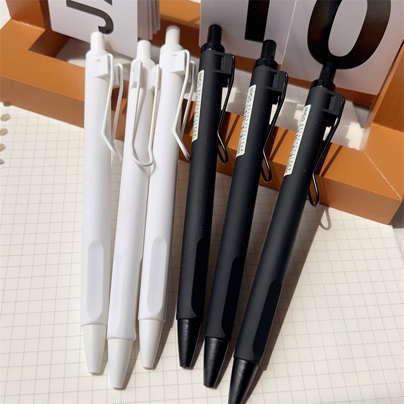 Bút Đen Trắng Thiết Kế Đơn Giản Chất Lượng Cao