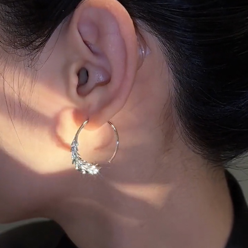 Khuyên Tai Kim Loại Hình Chiếc Nhẫn Phong Cách Thời Trung Cổ