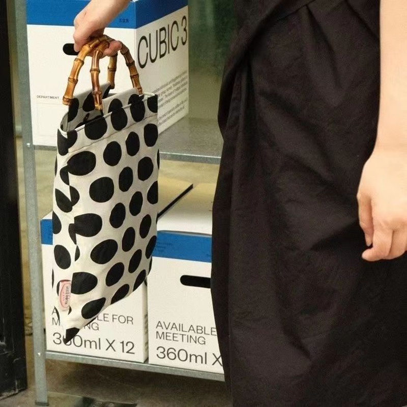 Túi Xách Tay Bằng Tre Họa Tiết Chấm Bi Màu Đen Phong Cách pop Cổ Điển Thời Trang Cho Nữ