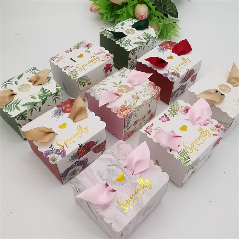 Set 20 / 50 Hộp Giấy Đựng Kẹo Hình Nón Tốt Nghiệp