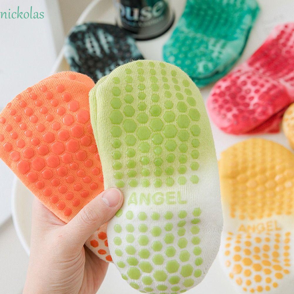 Vớ Cotton Thoáng Khí Thấm Hút Mồ Hôi Màu Sắc Gradient Dành Cho Nữ