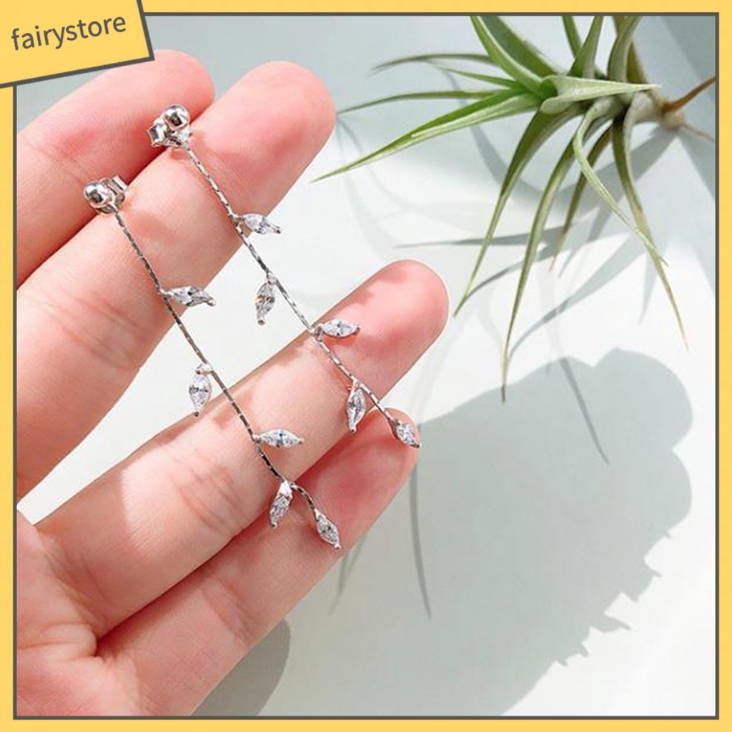 1 Đôi Bông Tai Hình Chiếc Lá Đính Đá Phối Tua Rua Phong Cách Hàn Quốc Dành Cho Nữ