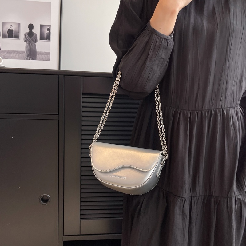 Túi Xách mini Phối Dây Xích Phong Cách Thời Trang Hàn Quốc Dành Cho Nữ