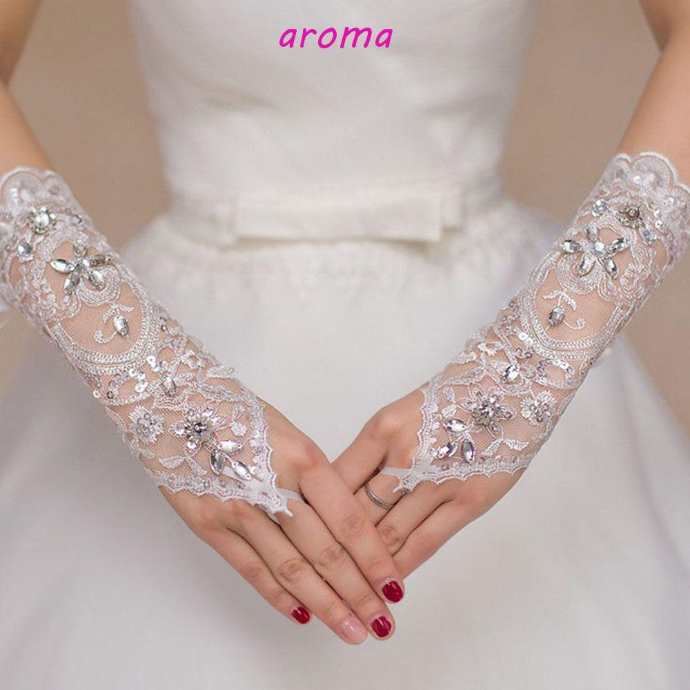 Găng Tay Không Ngón Có Hương Thơm Cho Cô Dâu Ngày Cưới