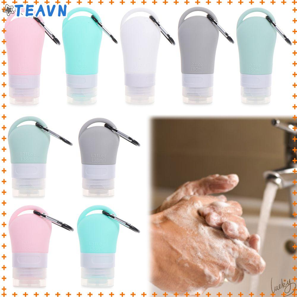 Chai rỗng bằng silicon dạng bóp dùng để đựng dung dịch sữa tắm/ gel rửa tay có móc cài tiện dụng khi đi du lịch