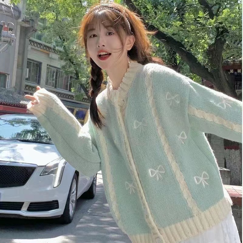 Áo Khoác Cardigan Dệt Kim Dáng Rộng Mềm Mại Thêu Họa Tiết Xinh Xắn