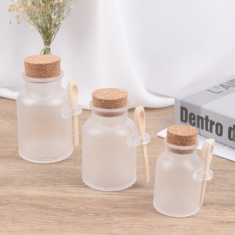 Lọ Đựng Muối Tắm Bằng Nhựa Kèm Nắp Đậy Và Muỗng Tiện Dụng